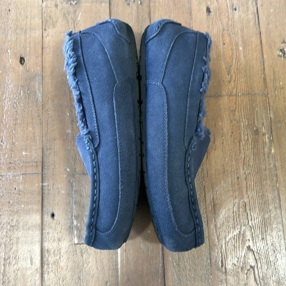 Ugg ascot navy suede slippers